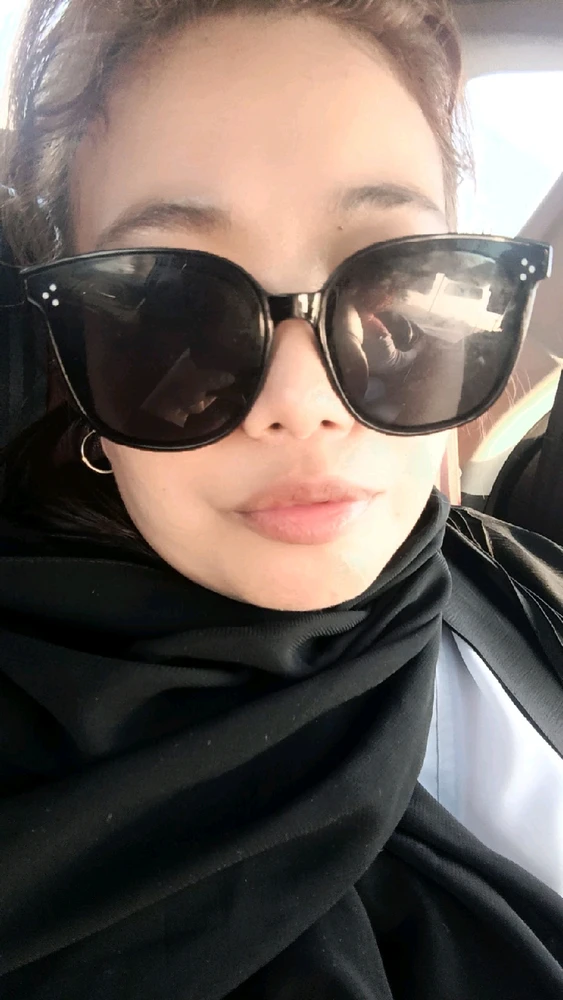 GIF na in-upload ni Bella