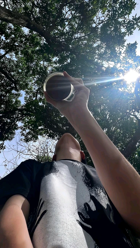 GIF diunggah oleh Andi