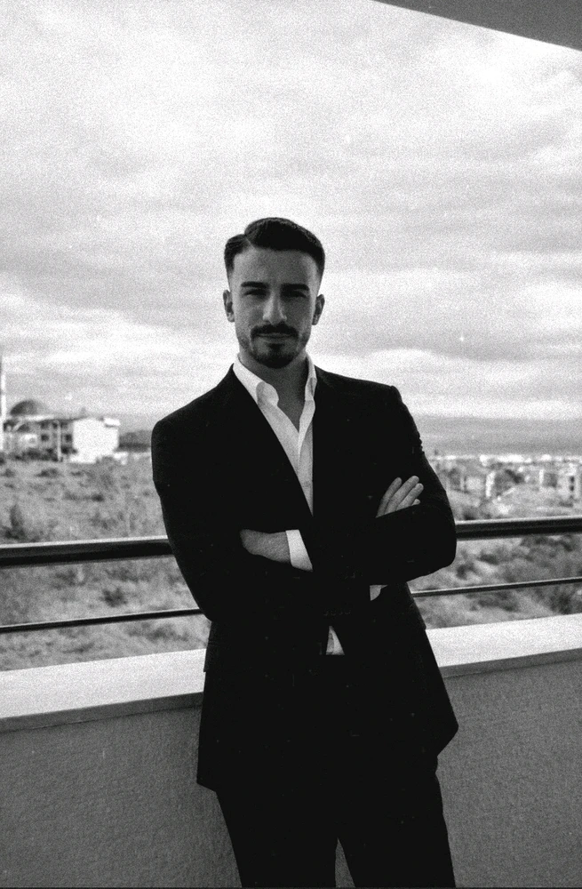 Y' tarafından yüklenen GIF