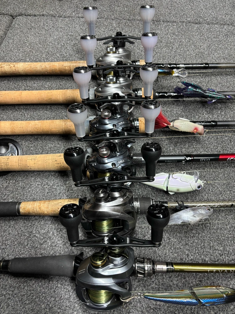 GIF diunggah dening B