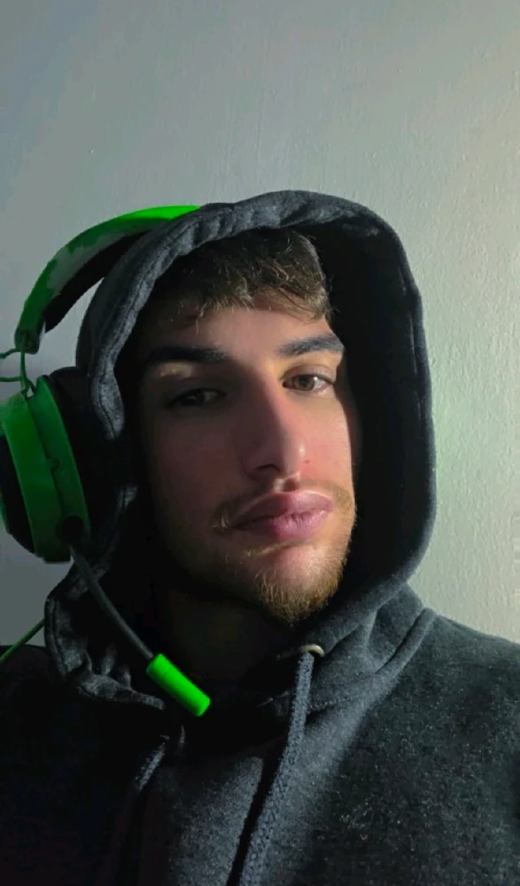 GIF uploaded by Morri