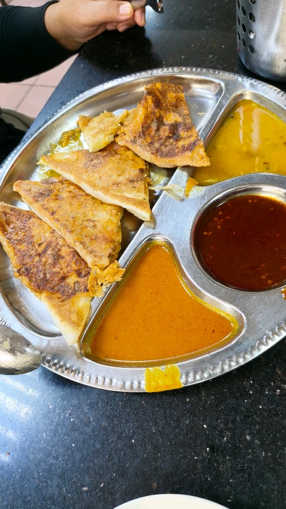 GIF uploaded by Aruzia