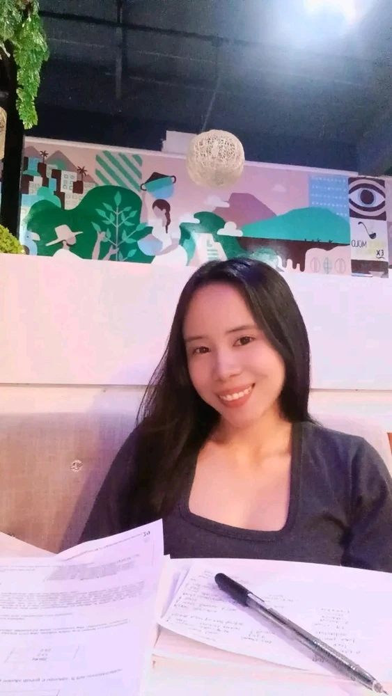 GIF uploaded by Jobelyn