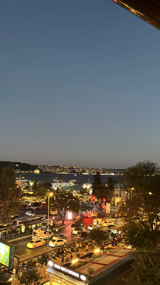 Emir tarafından yüklenen GIF