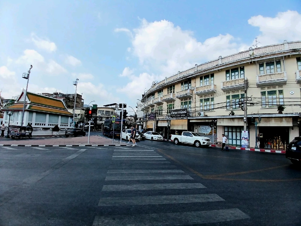 GIF uploaded by Mera