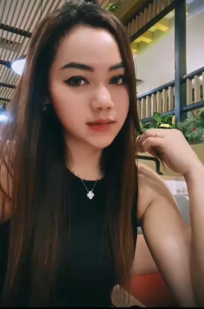 GIF diunggah oleh Eviii