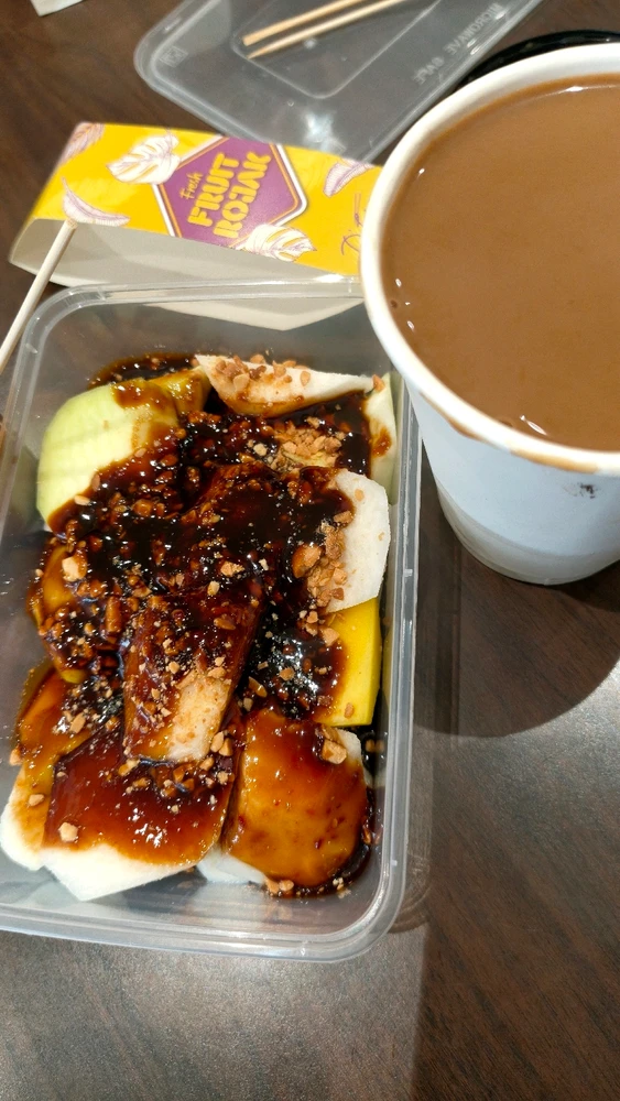 GIF uploaded by Aruzia