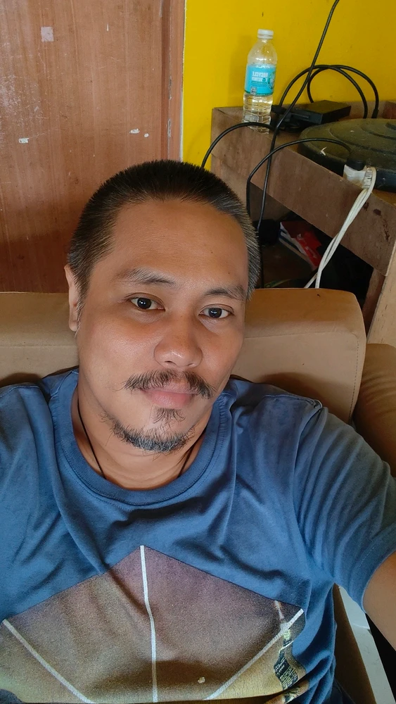 GIF gi-upload ni Kibz