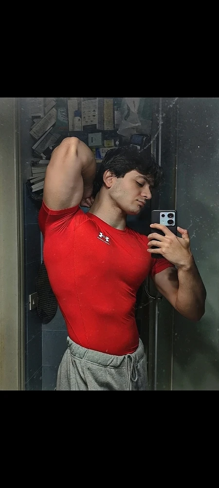 GIF diunggah oleh emanuele