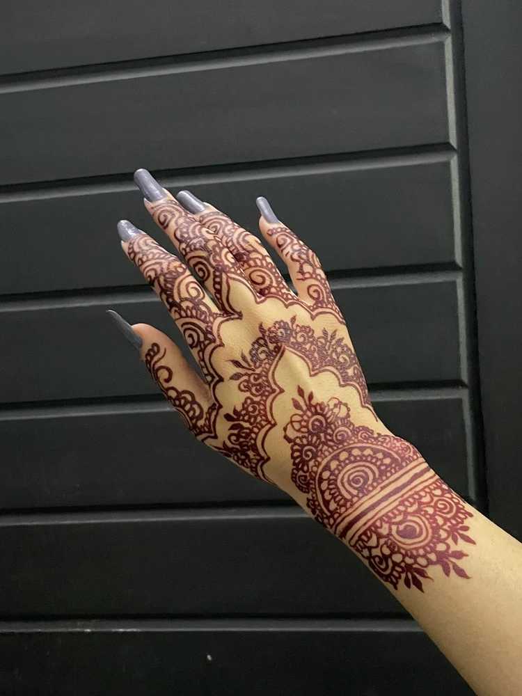 GIF uploaded by Bisma