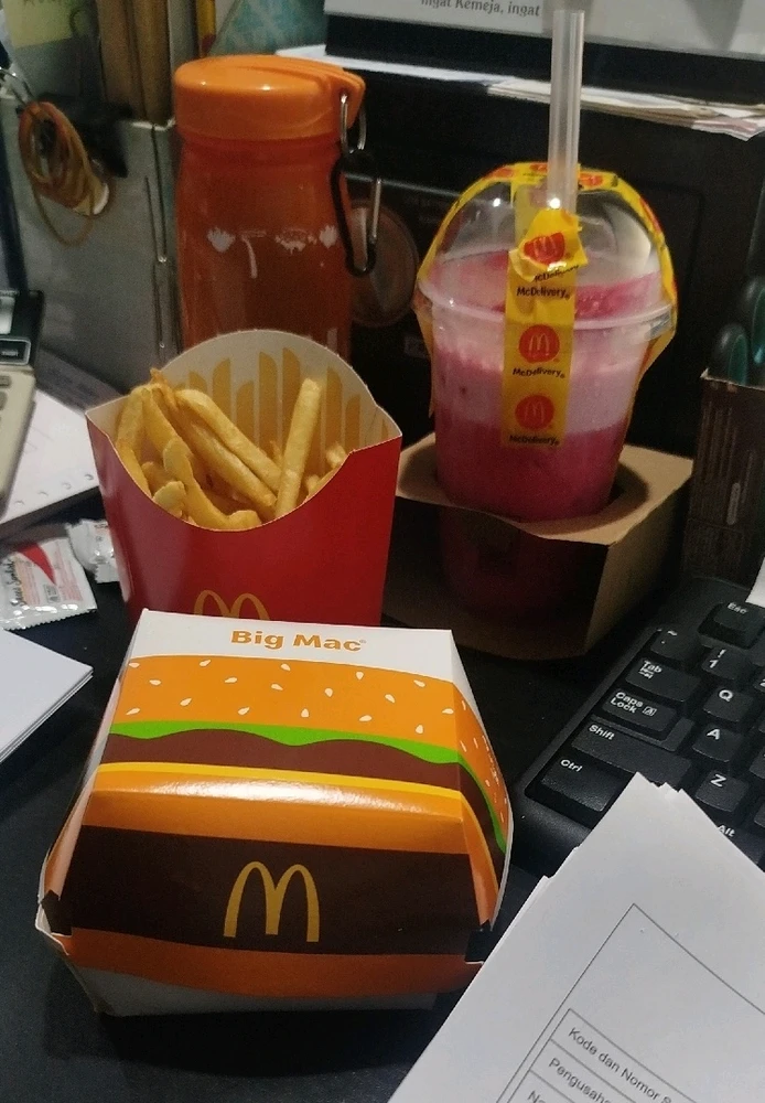 GIF diunggah oleh Jes