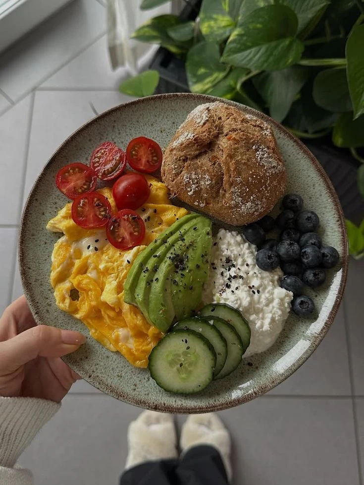 GIF uploaded by Melyn J.