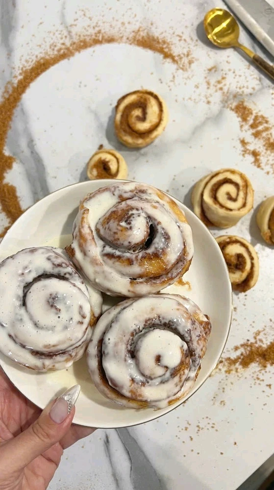 GIF uploaded by Valentina