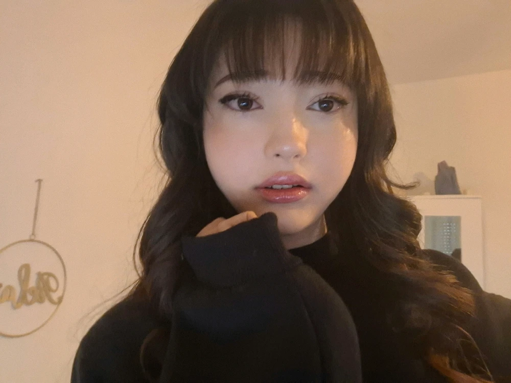 GIF uploaded by Aurora