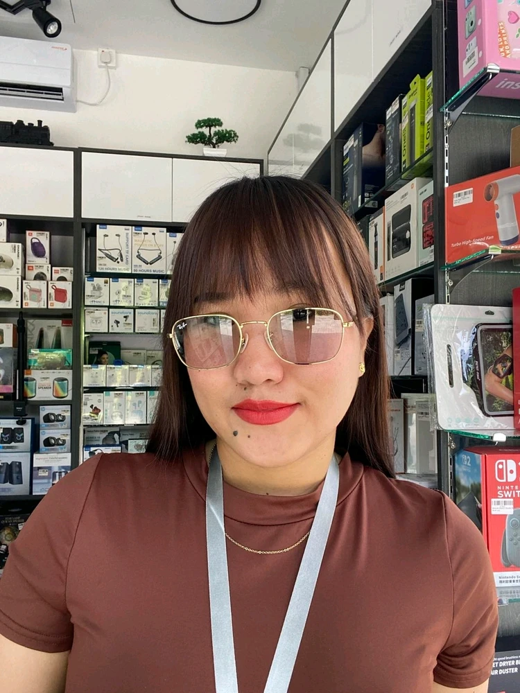 GIF uploaded by Eunice