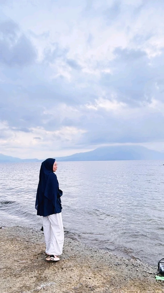 GIF uploaded by Inna