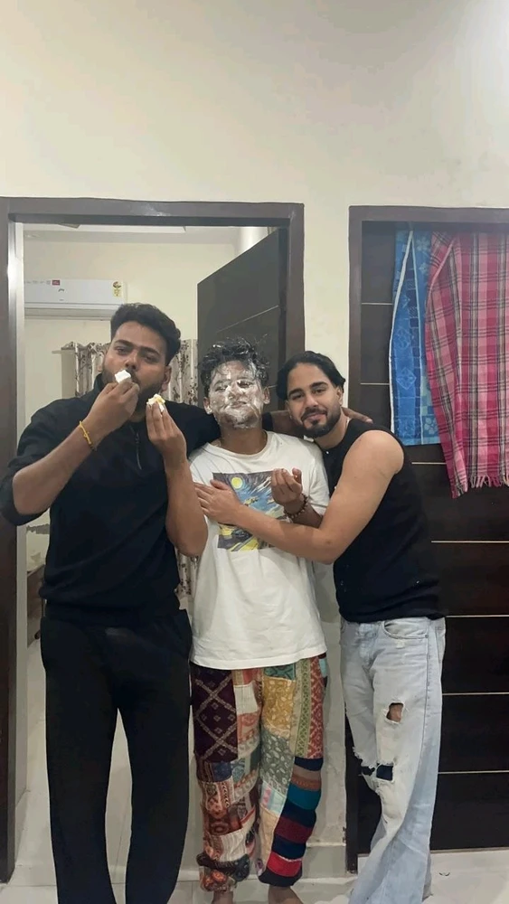 GIF uploaded by Sumrit