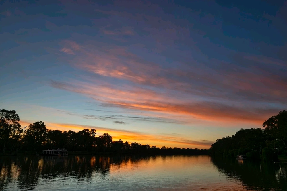 GIF uploaded by Serge Aus