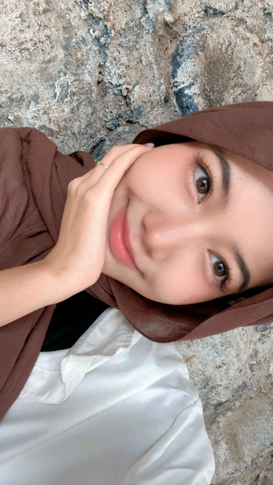 GIF diunggah oleh Aura Maylani