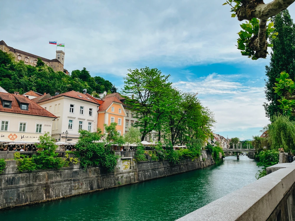 GIF uploaded by Asya