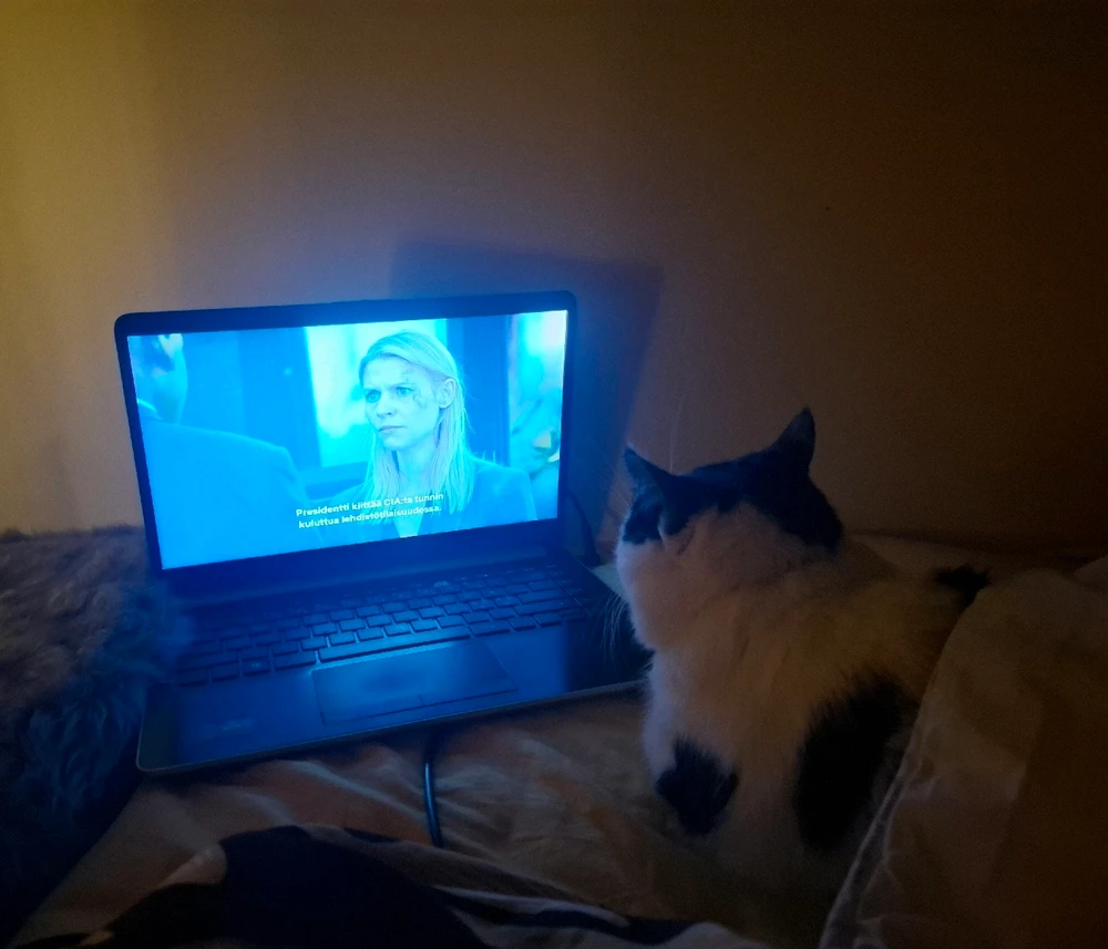 GIF uploaded by Aida