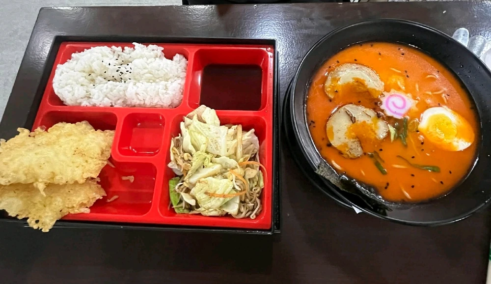 GIF uploaded by Camille Gracela