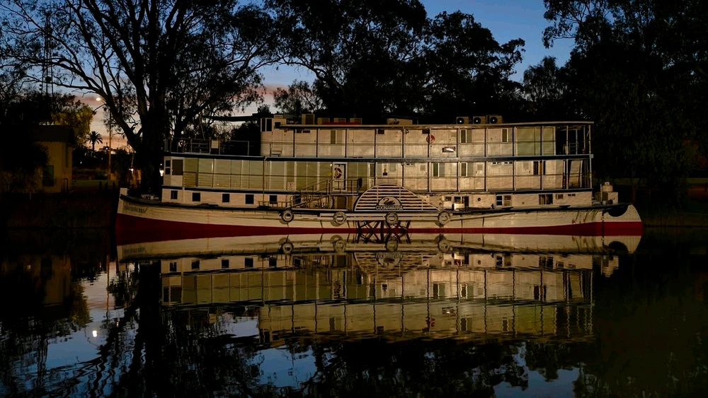 GIF uploaded by Serge Aus