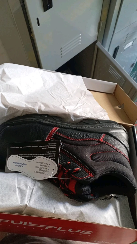 GIF uploaded by Naomi