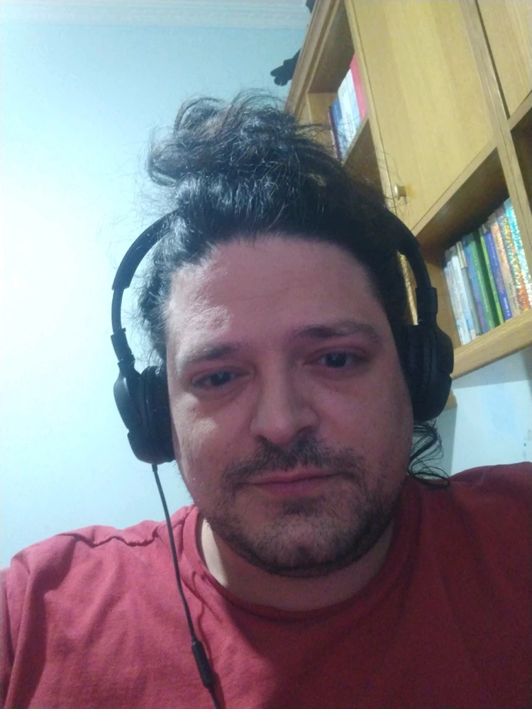 GIF na in-upload ni Michael