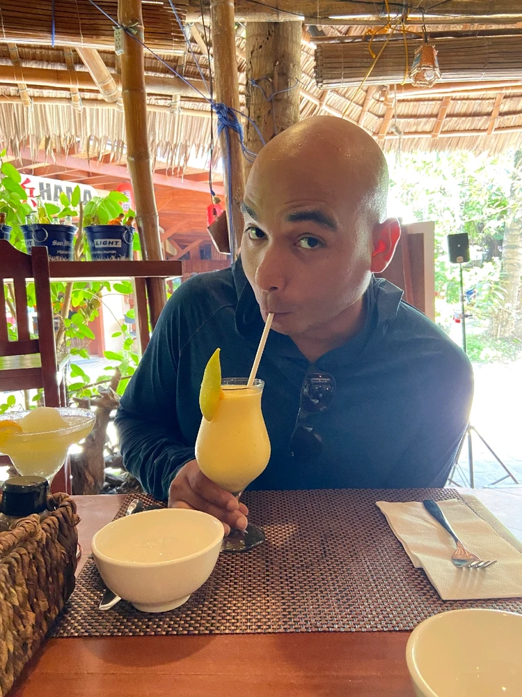 GIF gi-upload ni John