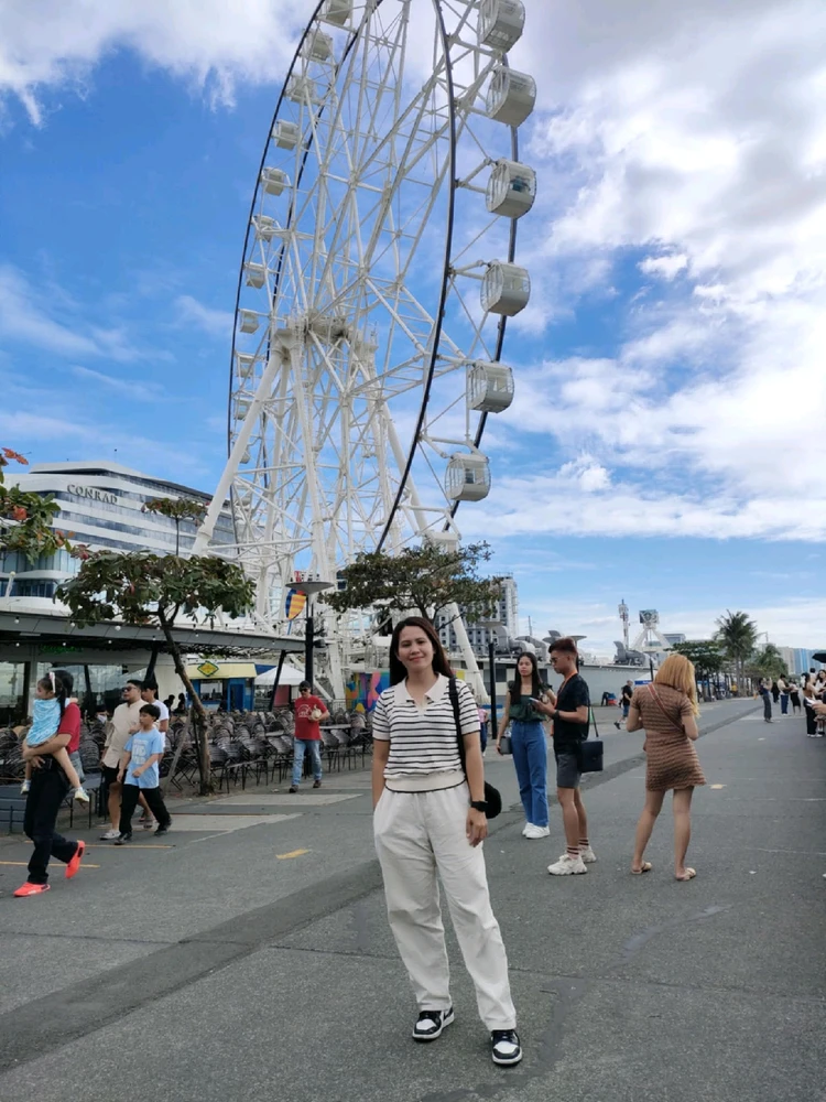 GIF uploaded by Rose