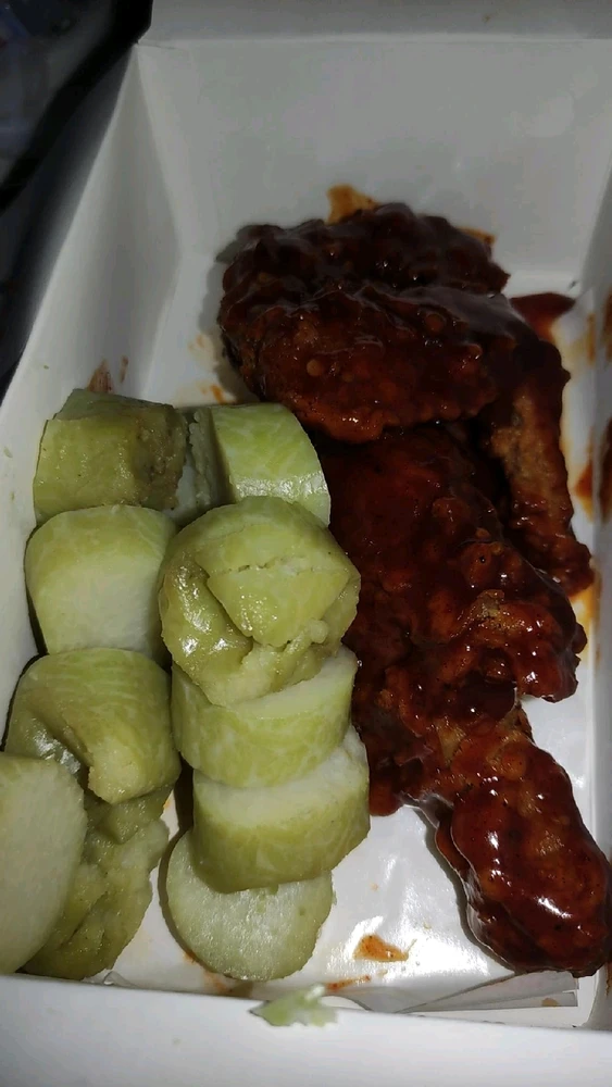 GIF diunggah oleh 𝚅𝙴𝙻𝙾𝚄𝚁𝙸𝚇