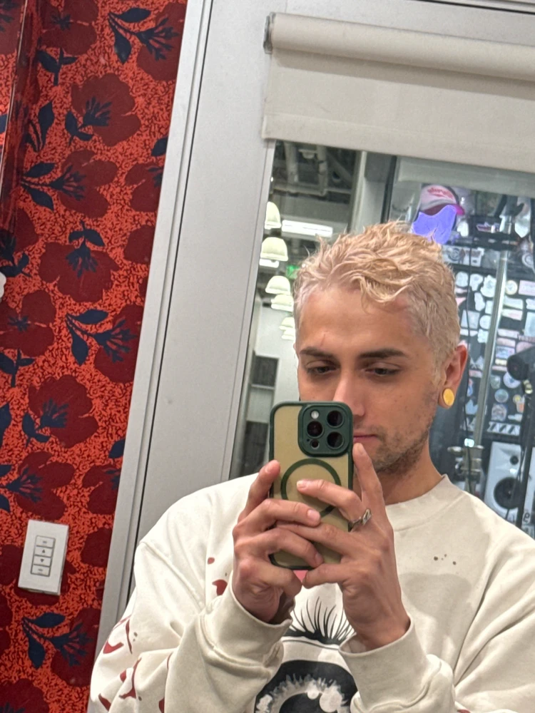 GIF uploaded by Adrian