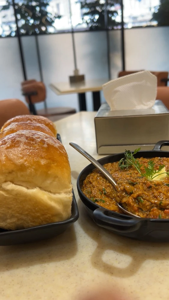 GIF uploaded by Nabil