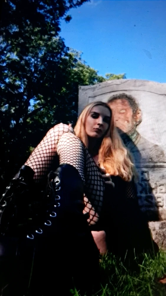 GIF uploaded by 𝕮𝖍𝖗𝖎𝖘𝖙𝖎𝖓𝖊