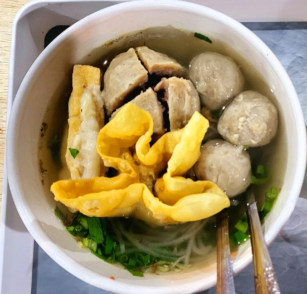 GIF diunggah dening Tofu 🍜🍗🍟