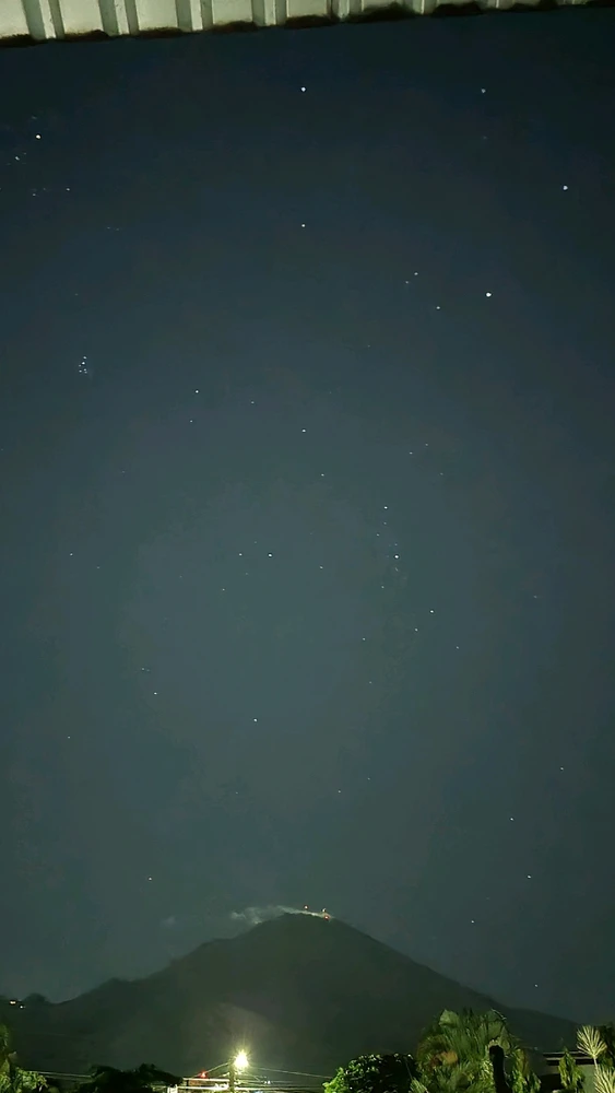 GIF uploaded by Manu