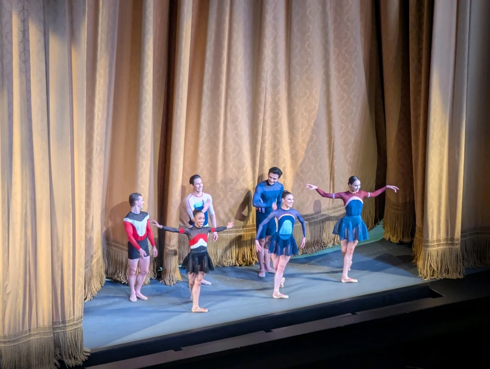 GIF uploaded by Tobi