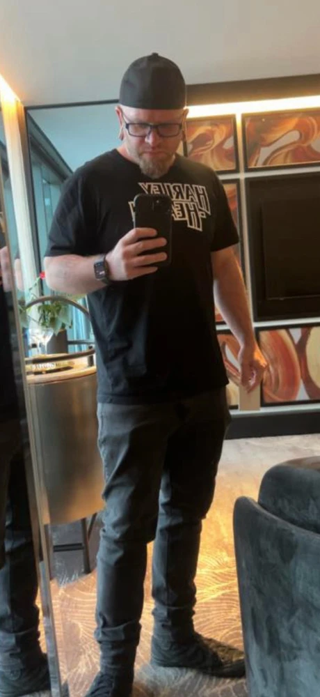Sliko je naložil Andrew