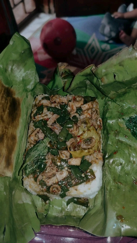 GIF diunggah oleh 𝚅𝙴𝙻𝙾𝚄𝚁𝙸𝚇