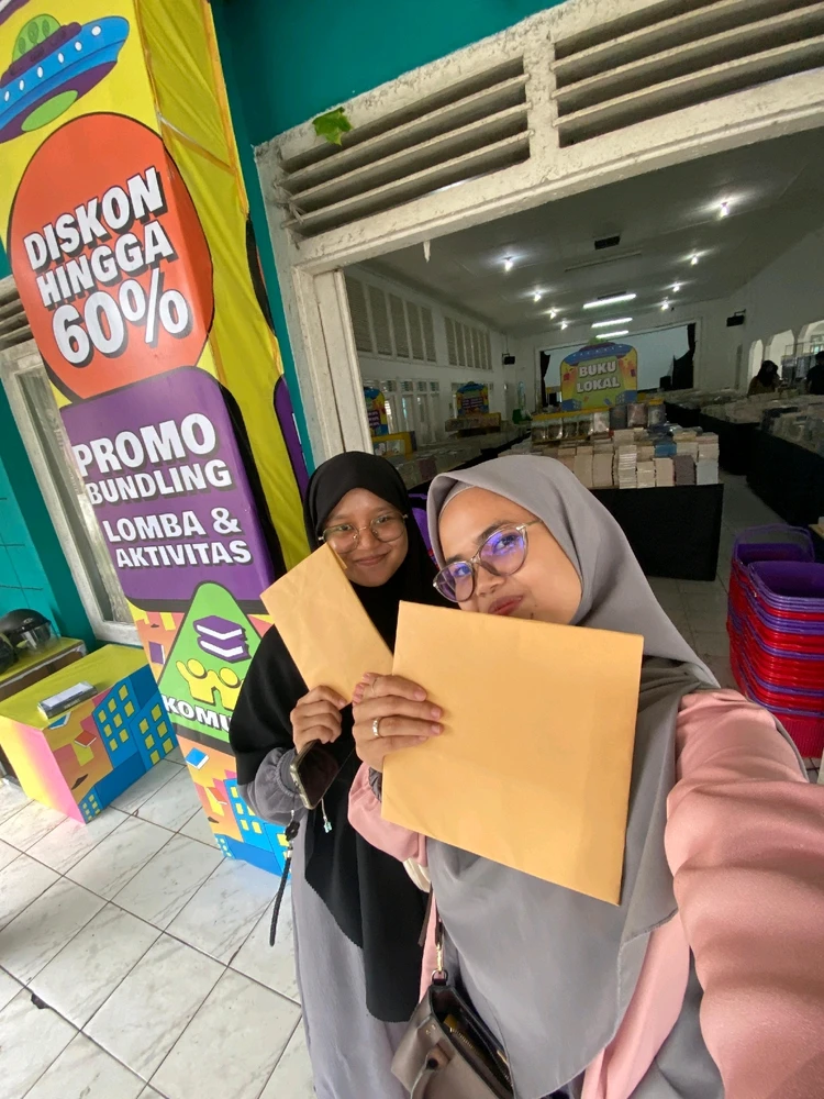 GIF diunggah oleh Hazyel