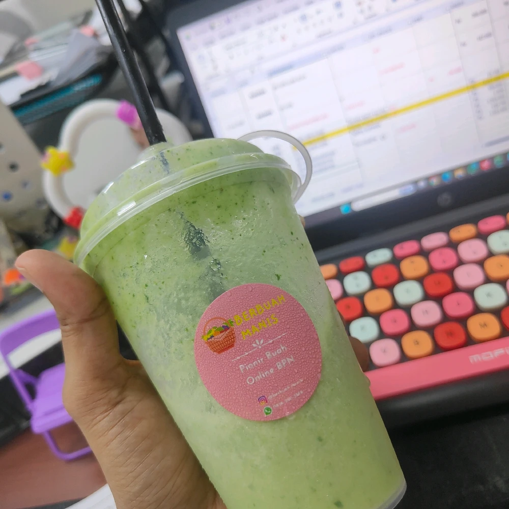 GIF diunggah oleh Oktavia