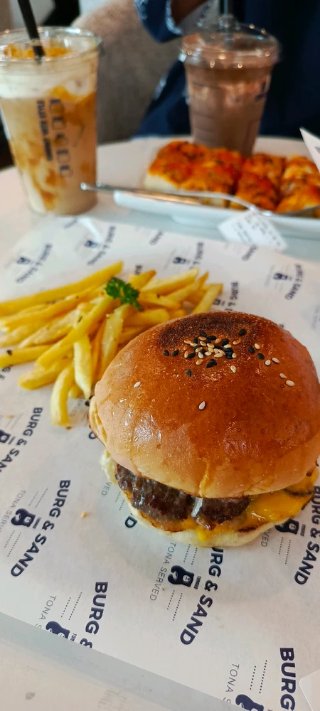 Image uploaded by Ailama