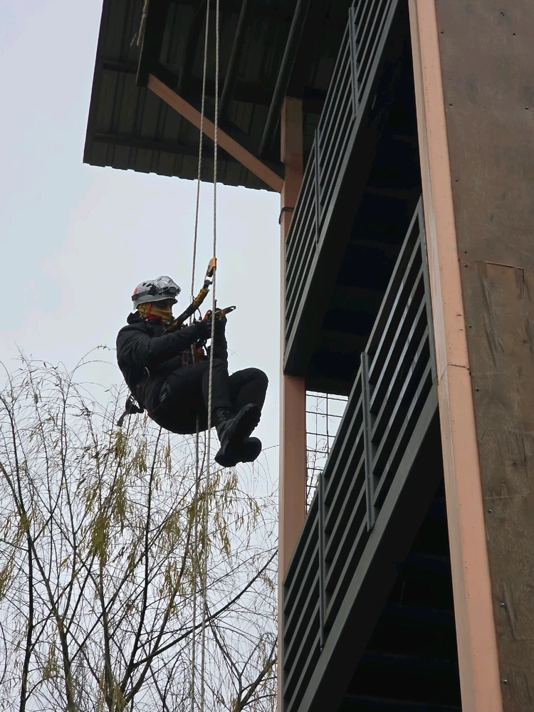 Çakır tarafından yüklenen GIF