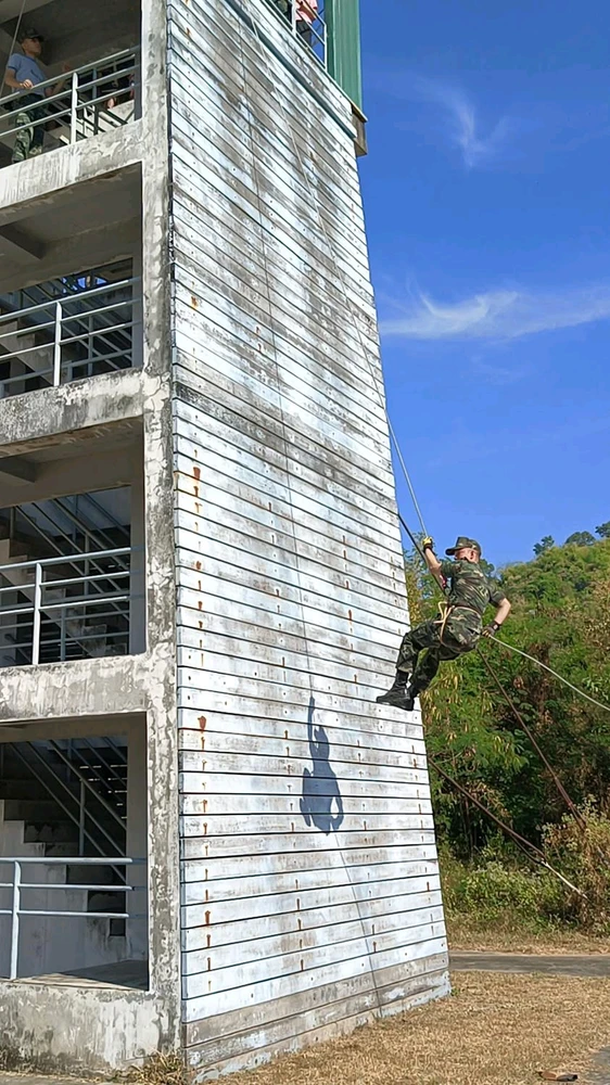 GIF uploaded by Lamthan