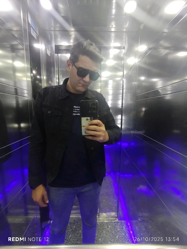 Hakan tarafından yüklenen GIF