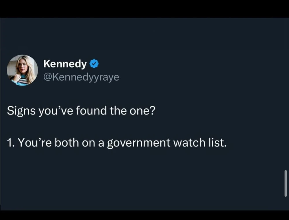 GIF uploaded by Mariana ☭