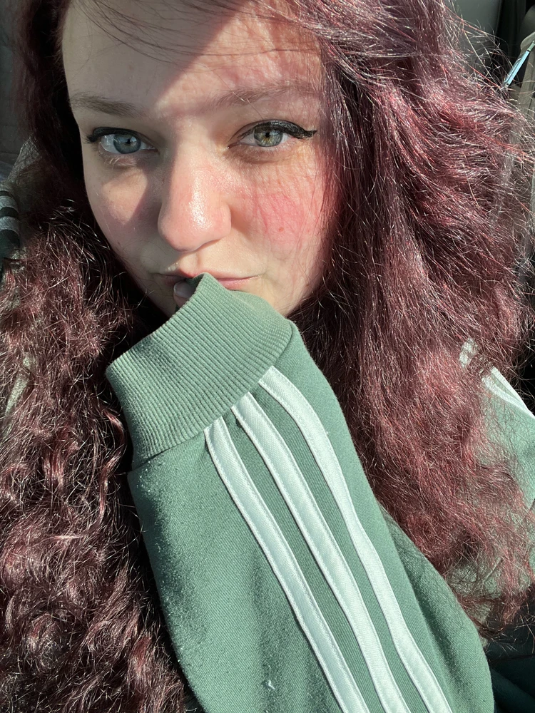 GIF eropgeluede vum Kimberly