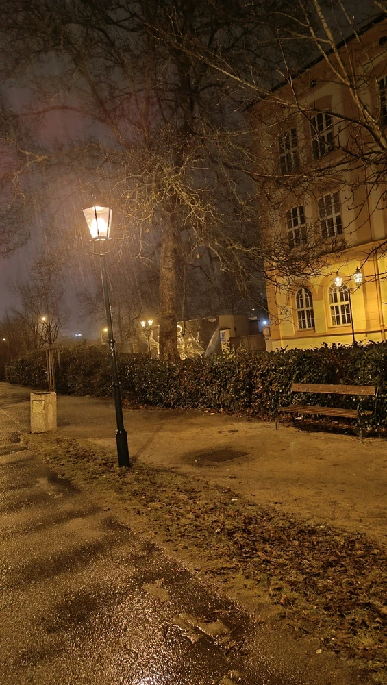 GIF diunggah dening George