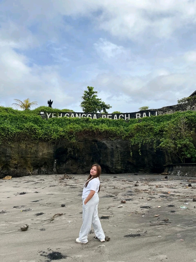 GIF diunggah oleh Rara